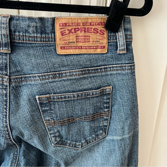 Express Y2K Precision Fit Cetine Low Rise Flare Jeans Medium Wash Blue Sz 0S - Picture 12 of 16